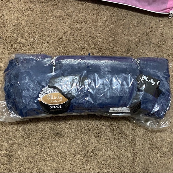 Minky Couture Grande Blue Blanket - Picture 6 of 6